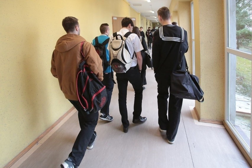 Uczniowie wracają do szkół. Co sądzą o tym rodzice ze Szczecina?