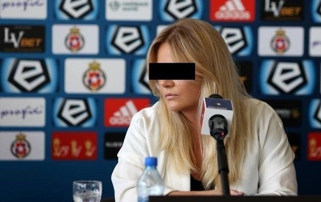 Była prezes Marzena S. jest jedną z podejrzanych osób o działanie na szkodę Wisły Kraków. W zarządzie klubu pojawiła się w 2014 roku, została wtedy także jego rzecznikiem prasowym. W okresie 2016-2018 była prezesem Wisły Kraków.