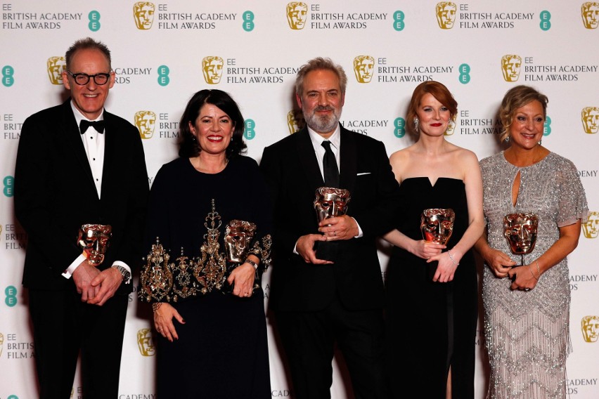 BAFTA 2020: Kto otrzymał brytyjskie Oscary? Wyniki i zdjęcia. Wielki sukces "1917". Joaquin Phoenix i Renée Zellweger z nagrodami!