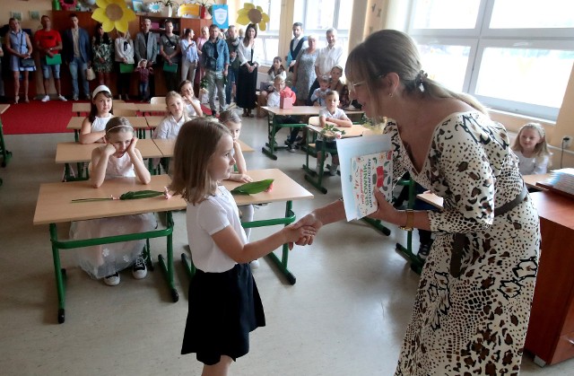 Ponad 200 000 uczniów w województwie zachodniopomorskim zakończyło dziś rok szkolny.