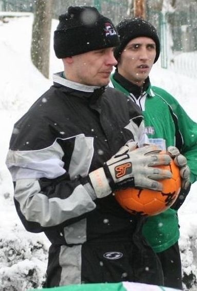 Tomasz Wietecha (z piłką, z prawej Andrij Muzurczuk, uważa, że &#8222;Stalówkę&#8221; czeka jeszcze sporo pracy w przerwie zimowej.