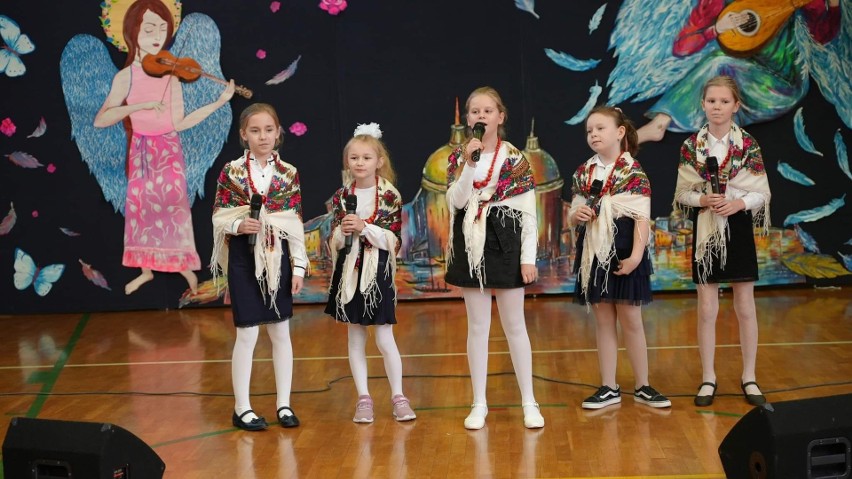 XIX Gminny Festiwal Kolęd i Pastorałek odbył się w szkole podstawowej w Świerżach Górnych koło Kozienic. Zobaczcie zdjęcia