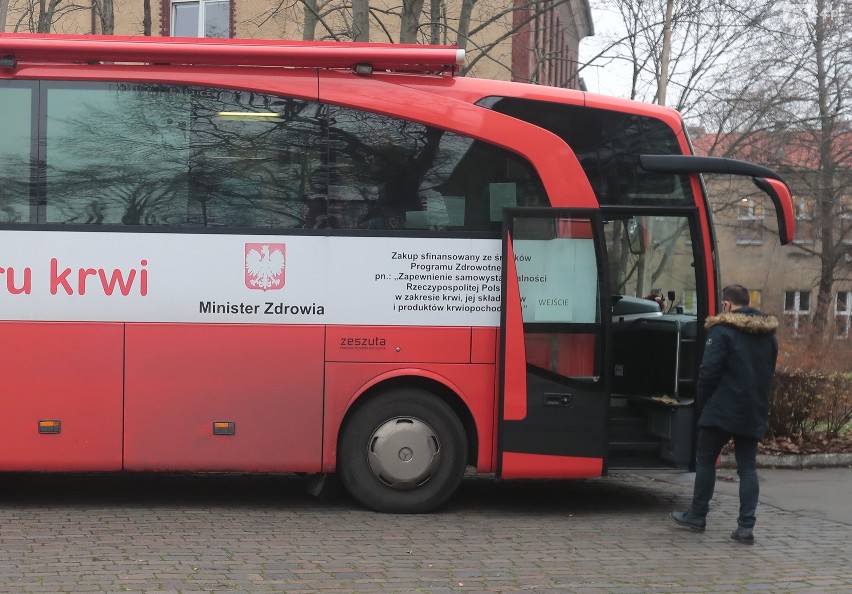 Szczecin. Wielka mobilizacja krwiodawców. Oddają krew dla chorego lekarza