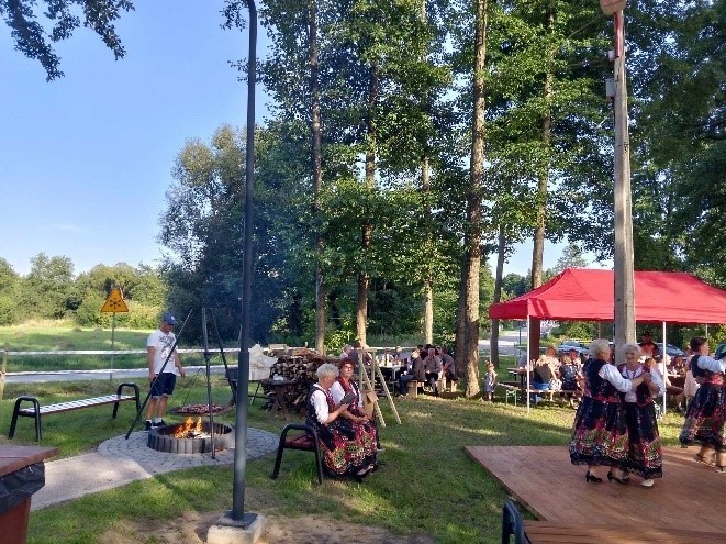 Mieszkańcy gminy Borkowice bawili się na piknikach...