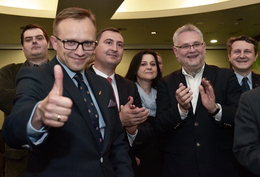 Wieczór wyborczy w lubelskim PiS: "Czas budować nową Polskę" (WIDEO, ZDJĘCIA)