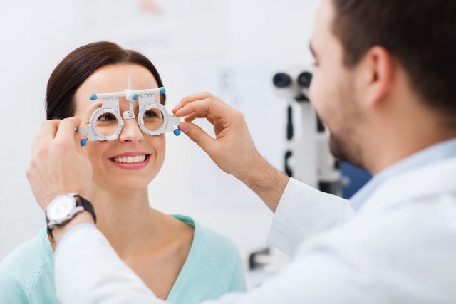 Badanie wzroku – diagnostyka podstawowa i rozszerzona. Na czym polega  badanie dna oka i inne metody sprawdzania wzroku? | Strona Zdrowia