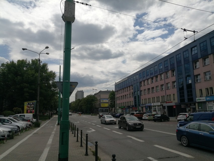 Aktualny wygląd ulicy Grota Roweckiego w Tychach