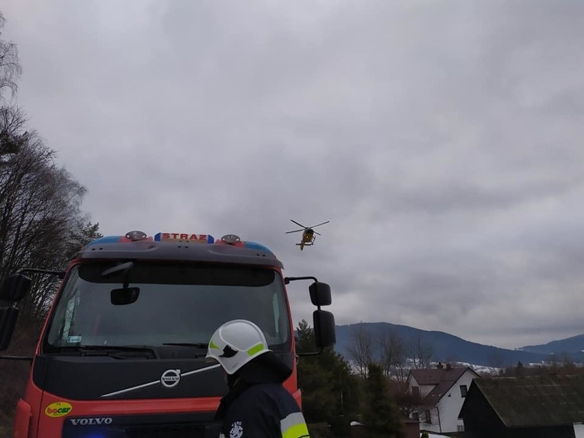 Gruszowiec. Wypadek na drodze krajowej nr 28. Matka i dziecko zabrane do szpitala. [ZDJĘCIA]