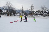 Zakopane. Dzieciaki bawiły się na śniegu podczas World Snow Day [ZDJĘCIA]