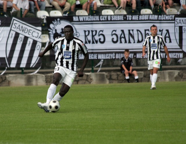Cheikh Tidiane Niane jest Senegalczykiem, ma 30 lat. Na Sądecczyźnie gra w piłkę od 2008 roku.