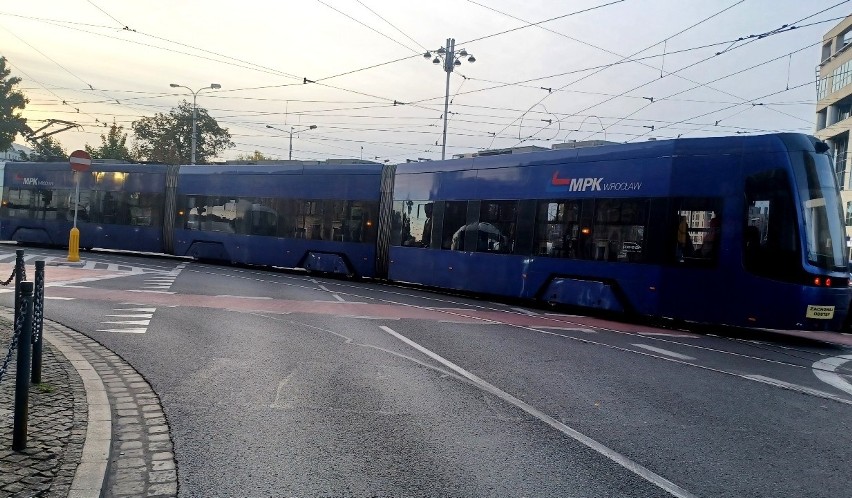 Zepsuty tramwaj zablokował skrzyżowanie