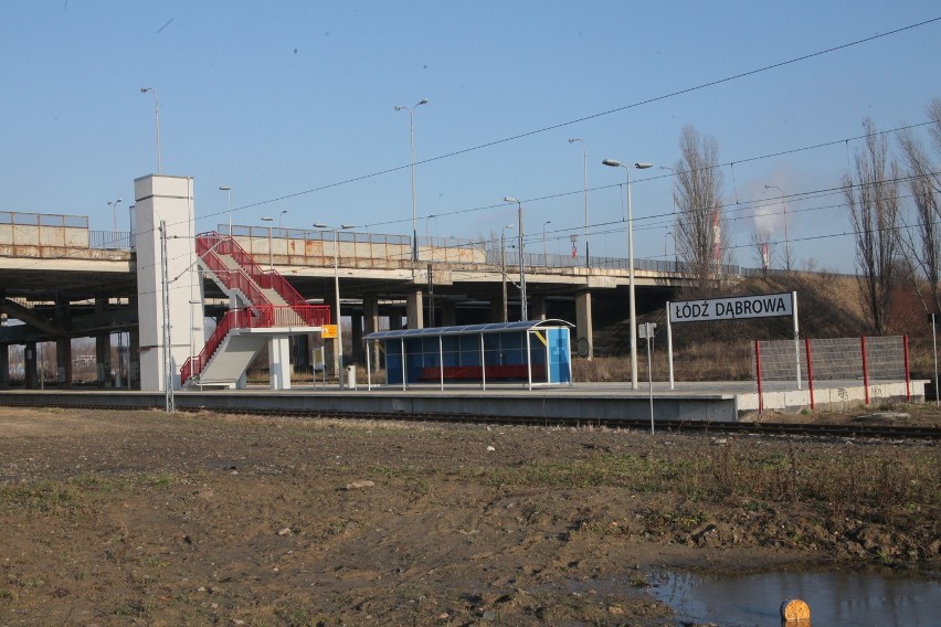 Wandale zniszczyli windy na stacji kolejowej Łódź Dąbrowa [ZDJĘCIA]