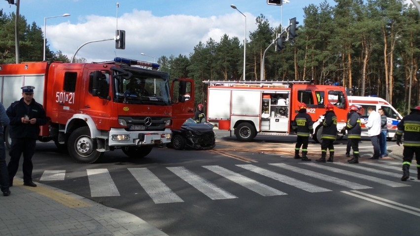 Olkusz. Wypadek na obwodnicy. Cztery osoby, w tym troje dzieci w szpitalu [ZDJĘCIA, WIDEO]