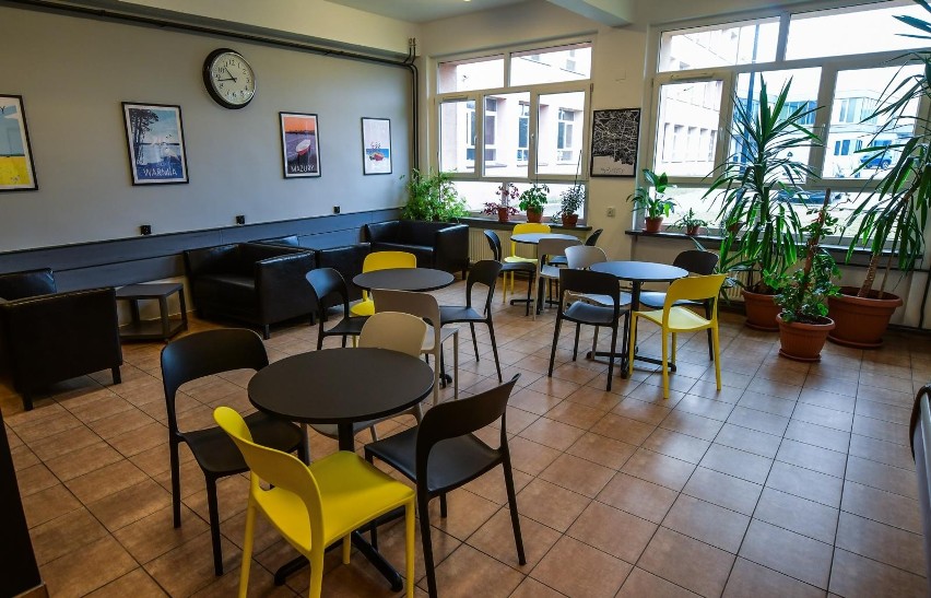 Kafeteria to miejsce w IV LO w Bydgoszczy, które powstało...