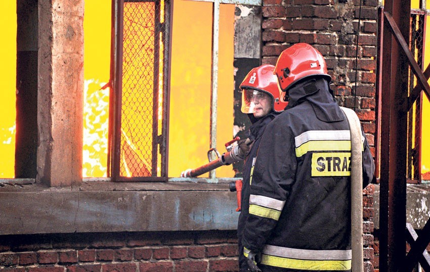 Podczas akcji ucierpiał strażak z Jednostki...