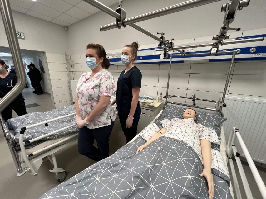 W PWSZ w Raciborzu powstało nowoczesne centrum symulacji medycznej. Tu szkolą się przyszłe pielęgniarki. Zobacz zdjęcie
