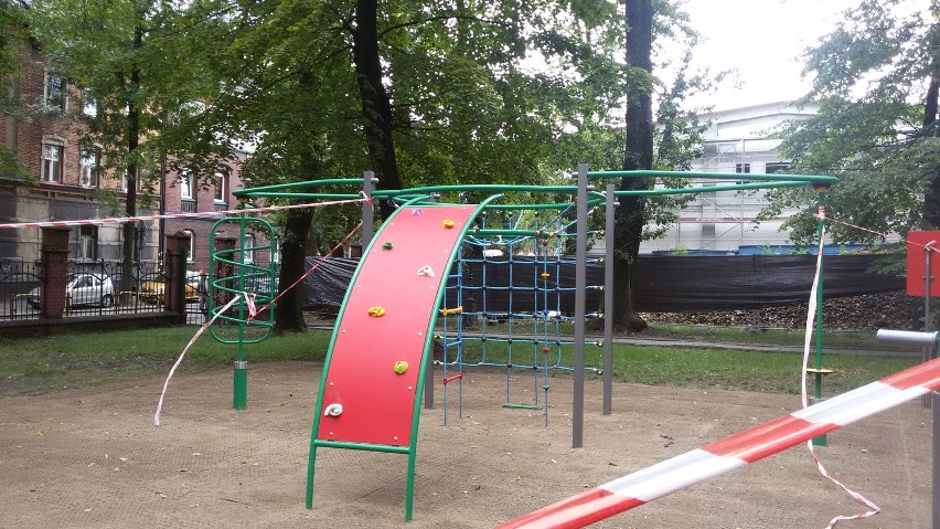 Nowy plac zabaw przy Zespole Szkół Sportowych w Mysłowicach