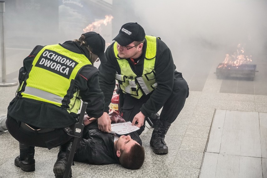 Kraków: groźny pożar na Dworcu Głównym. Spokojnie, to tylko ćwiczenia [ZDJĘCIA]