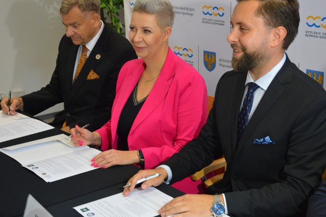 Dzięki umowie podpisanej w Opolskim Centrum Rozwoju Gospodarki, przedsiębiorcy z naszego województwa będą mieli łatwiejszy dostęp do porad prawnych.