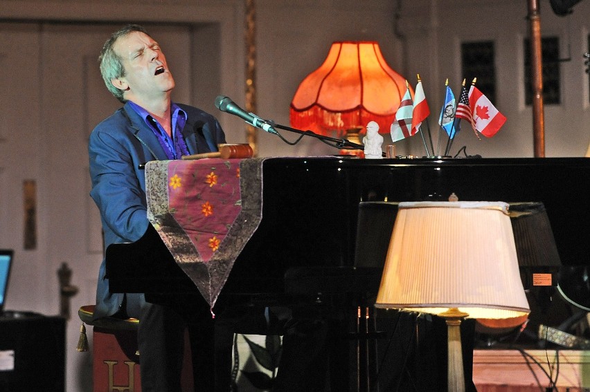 Hugh Laurie w Poznaniu: Pierwszy koncert w Auli UAM