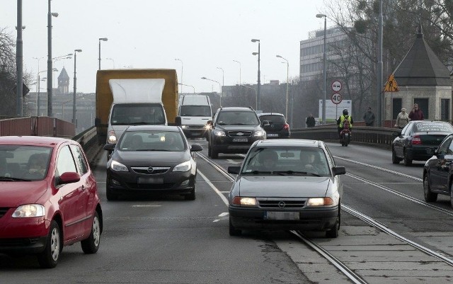 Remont przyczółków mostowych spowoduje nie tylko utrudnienia w ruchu między brzegami Odry, ale również z Pomorzan w kierunku północnych osiedli i Polic. To będzie czas próby dla kierowców