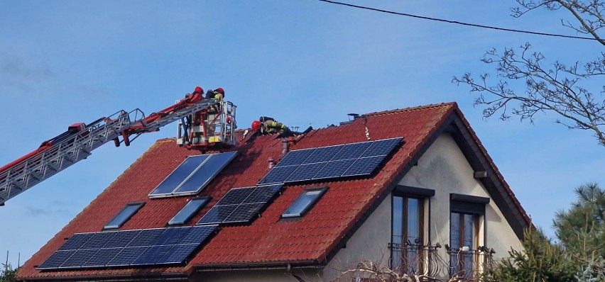 Kolejny pożar poddasza. Straż pożarna interweniowała przy ul. Północnej w Koszalinie