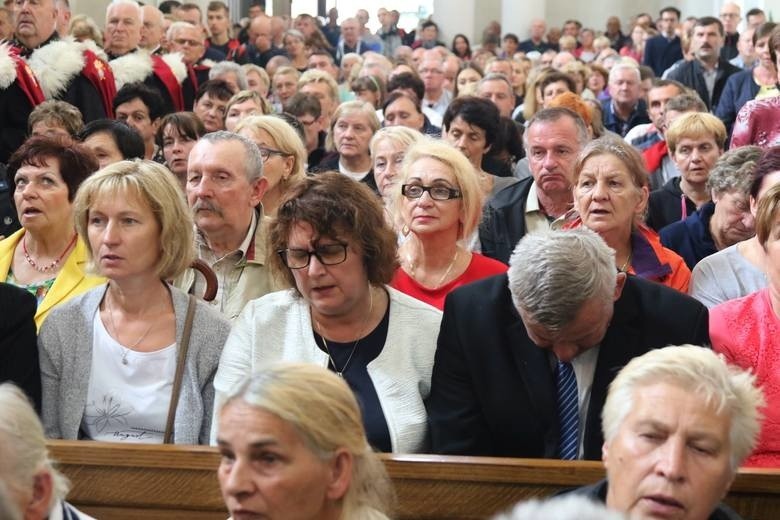 Trwają ważne uroczystości odpustowe na Świętym Krzyżu. W sobotę msza na błoniach o 12 i koncert uwielbienia [ZDJĘCIA]