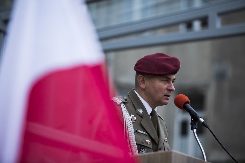 Kraków pożegnał żołnierzy przed misją w Kosowie