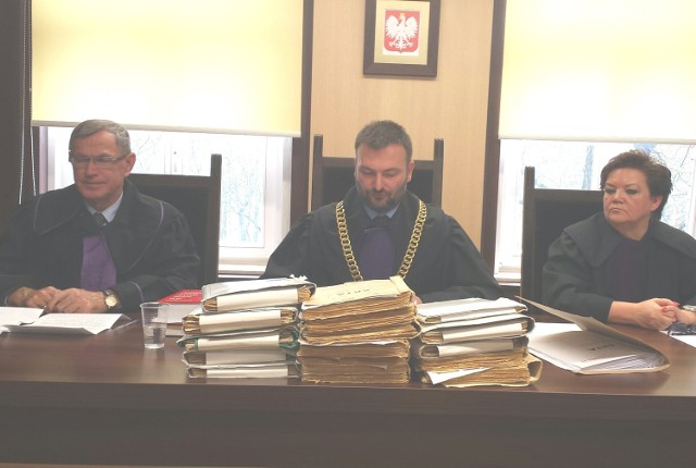 Na potrzeby procesu sąd sprowadził z IPN-u teczki Stanisława Jałowieckiego. Były działacz „S”na rozprawę nie przyszedł.