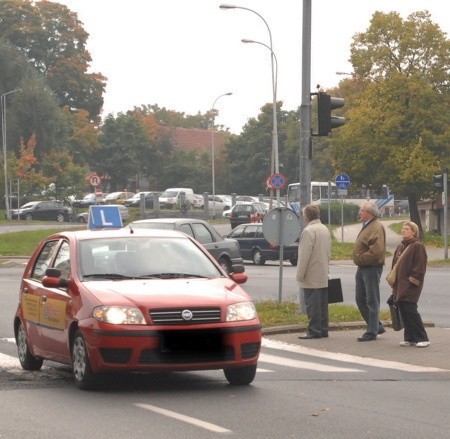 Nawet na pasach i przy zielonym świetle trzeba być ostrożnym