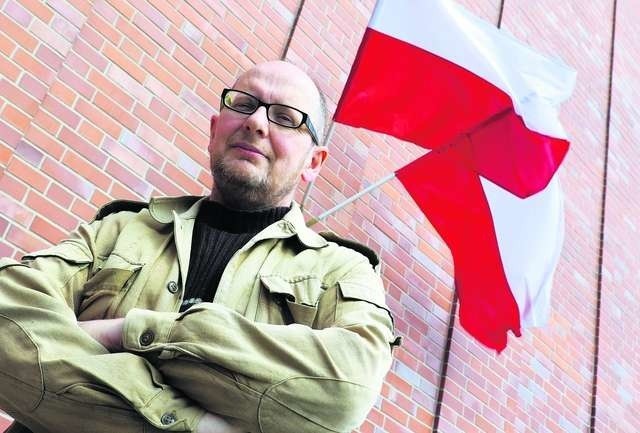 Flaga biało-czerwona jest prostą pochodną herbu - mówi dr hab. Adam Szweda  Fot.: Sławomir Kowalski