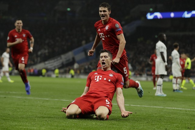 Tottenham - Bayern Monachium 2:7W hicie 2. kolejki Ligi Mistrzów finaliści poprzedniej edycji tych rozgrywek zebrali srogie lanie. Dwa gole strzelił Robert Lewandowski, jednak bezsprzecznym bohaterem meczu został Serge Gnabry. Niemiec aż czterokrotnie pokonywał bramkarza gospodarzy.