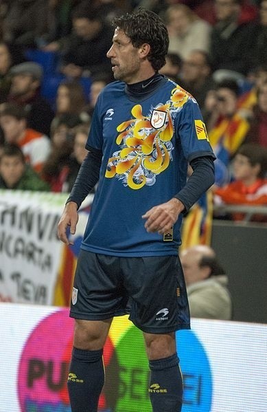 Joan Capdevila (North East United) w przeszłości występował w takich klubach jak Deportivo, Benfica i Villareal. Był także wieloletnim reprezentantem Hiszpanii.