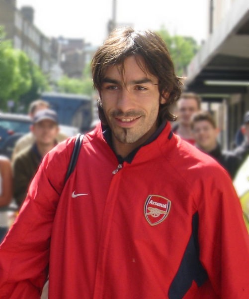 Robert Pires (Goa) w przeszłości przez lata grał w Arsenalu...