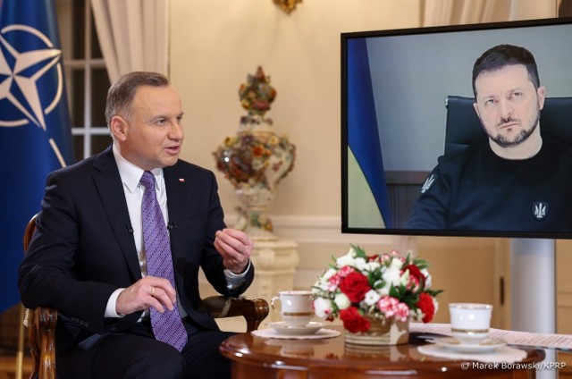 Andrzej Duda do Wołodymyra Zełenskiego: Do końca życia nie zapomnę naszego spotkania 23.02 w Kijowie, kiedy żegnając się, uścisnąłeś mnie i powiedziałeś: "Andrzej, może widzimy się ostatni raz". To było dla mnie wielkie przeżycie, kiedy potem, 13 kwietnia zobaczyłem cię całego i zdrowego.