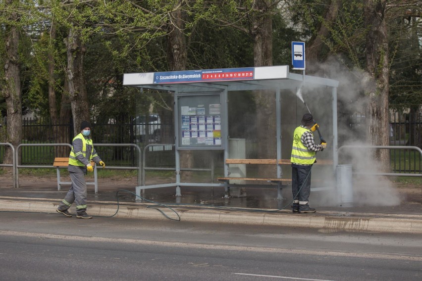 Słupskie przystanki przechodzą wiosenną kąpiel [zdjęcia]