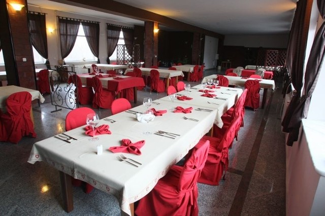 W sali restauracyjnej Domowego Zacisza można zorganizować przyjęcie na 150 osób.
