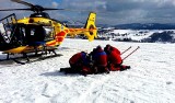 Wypadek narciarski na Hali Skrzyczeńskiej w Szczyrku. Kobieta straciła przytomność, zabrał ją helikopter