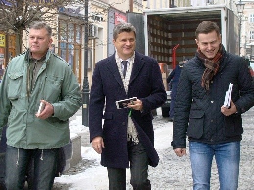 Janusz Palikot odwiedził Wadowice. Złożył życzenia urodzinowe burmistrzowi [ZDJĘCIA, WIDEO]