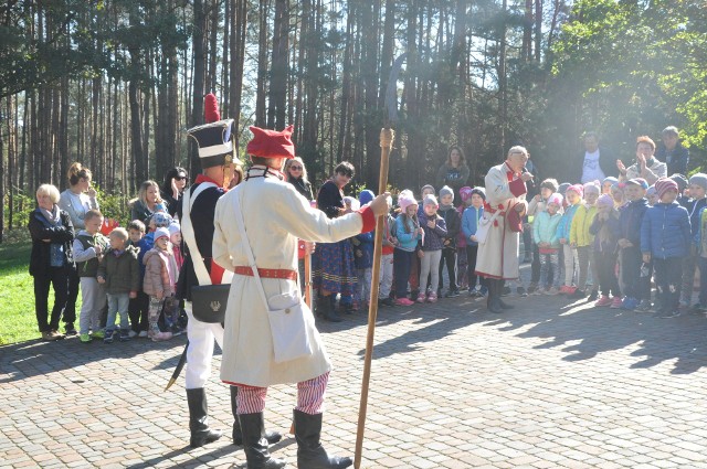 W Połańcu odbył się festyn rodzinny i "Kosynierskie podchody". Było mnóstwo atrakcji dla dzieci.