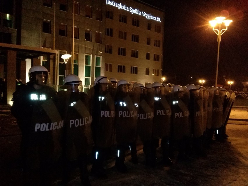 Protest w JSW: 11 zatrzymanych pseudokibiców ma zarzuty