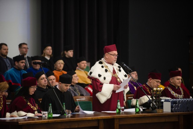 Rektor UMK, prof. Andrzej Tretyn odniósł się do pomysłu odłączenia CM od toruńskiej uczelni.