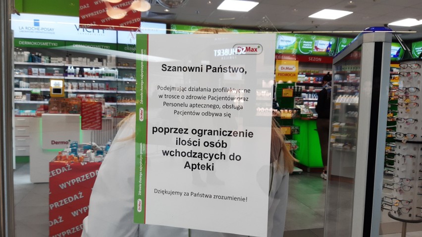 Koronawirus zamyka apteki w Katowicach i innych miastach. Realizacja recept tylko przez okienka to jeden ze środków bezpieczeństwa