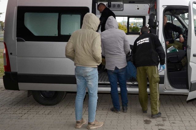 Koło Wielkich Oczu strażnicy graniczni zatrzymali dwóch nielegalnych imigrantów z Iraku.