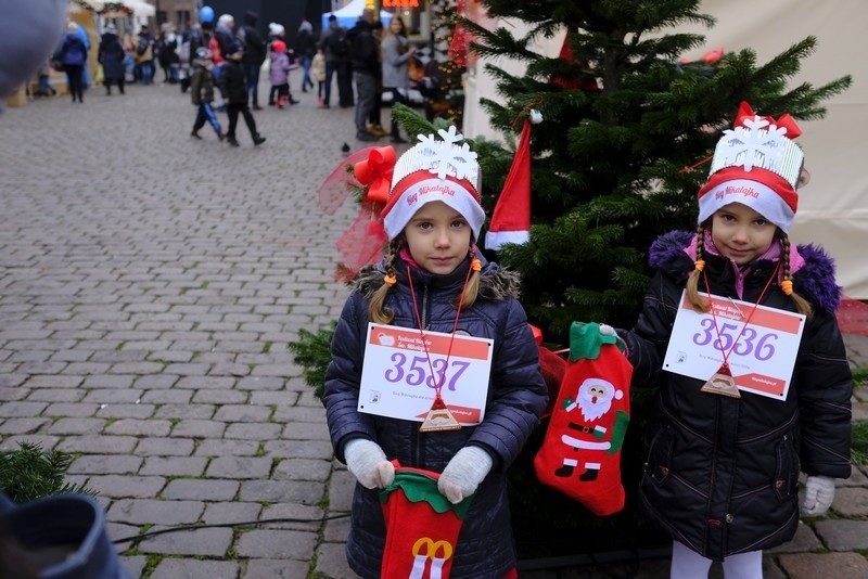 Festiwal Biegów Świętych Mikołajów - pierwsze były dzieci! [ZDJĘCIA]