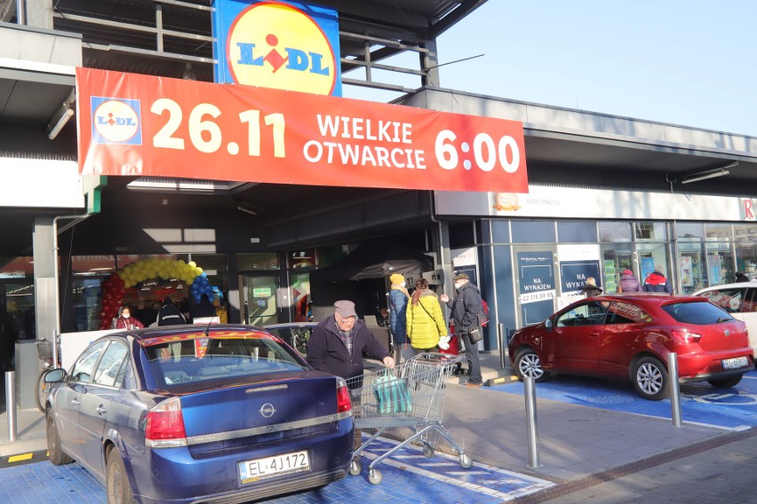 Łódź. Otwarcie Lidla Vis a Vis. Wielu klientów nowego supermarketu i duże promocje ZDJĘCIA