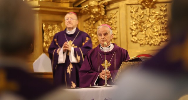 Mszy świętej żałobnej przewodniczył biskup Marian Florczyk