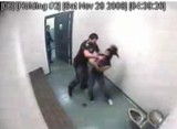 Policjanci znęcali się nad aresztowaną 15-latką (film)
