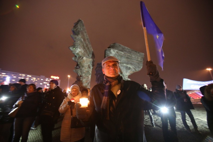 Demonstracja przeciw PiS w Katowicach 13 grudnia 2016