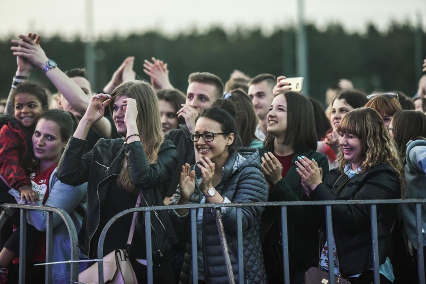 W piątkowy wieczór studenci bawili się przy stadionie...